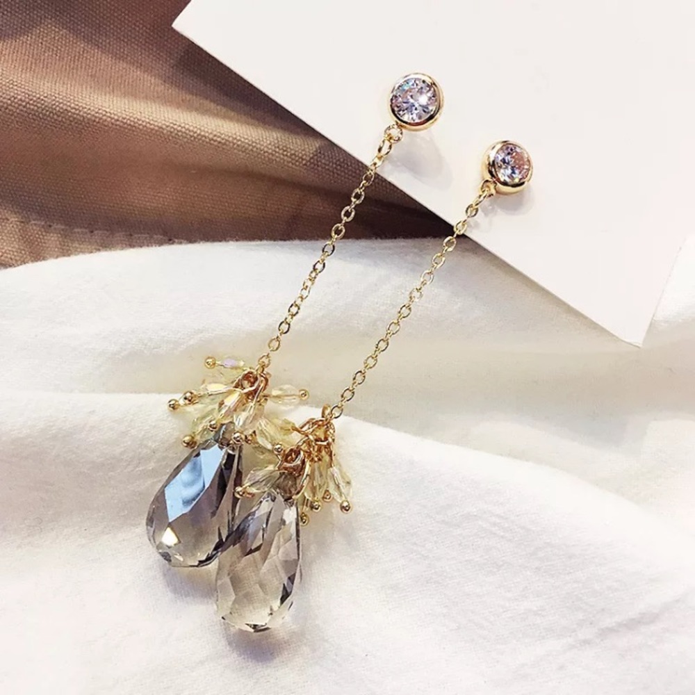 Beautiful Drop Crystals Earrings
